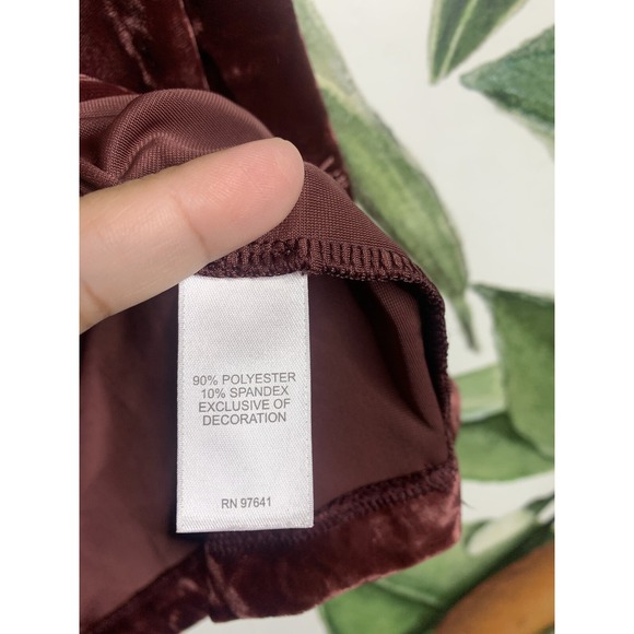 J Jill Medium Velvet Burgundy Embroidered Neckline Short Sleeve Blouse - Picture 5 of 6